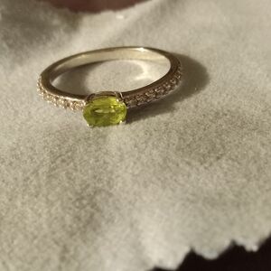 Elegant Silver Ring with Green Gemstone